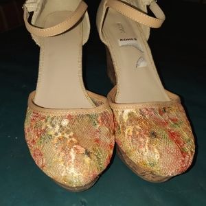 Wedge Shoes Ladies size 10 floral mesh with baby doll strap and buckle New